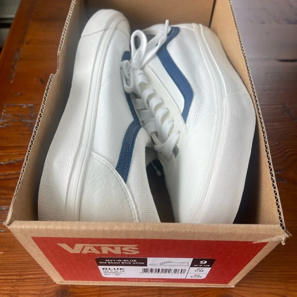 Vans MV1-W-Blue Old Skool White with blue classic shoe - Picture 6 of 7